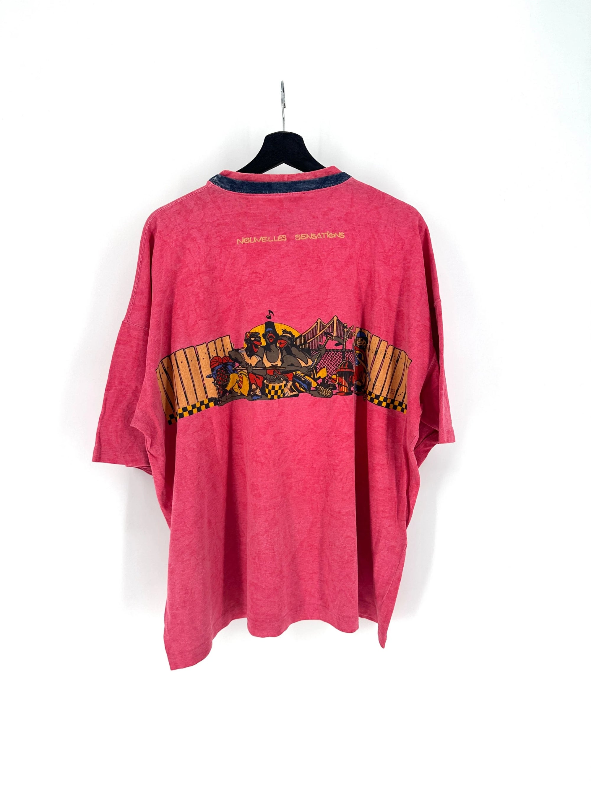 Vintage Graphic T-Shirt - XL